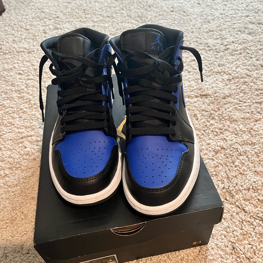 Air Jordan 1 Mid